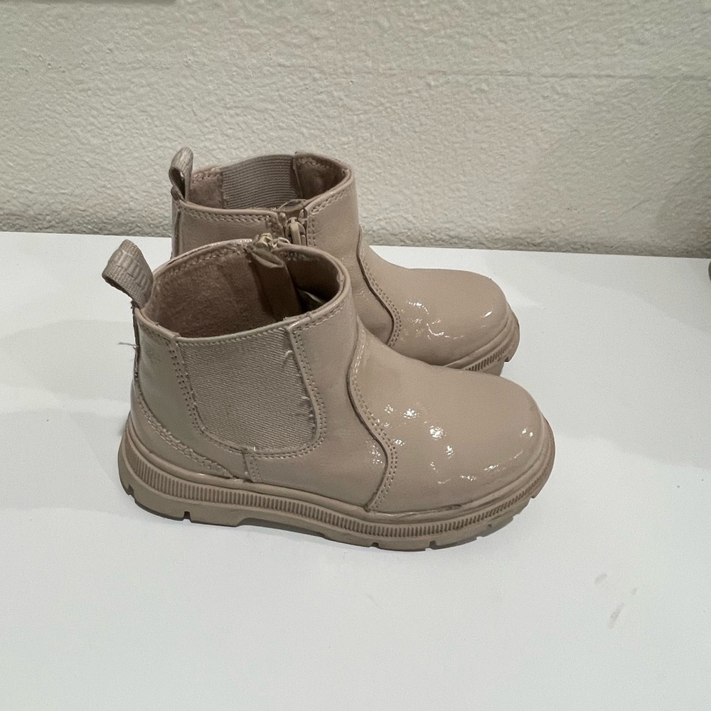 Zara toddler patent effect boots. Slip On.Thick Sole
